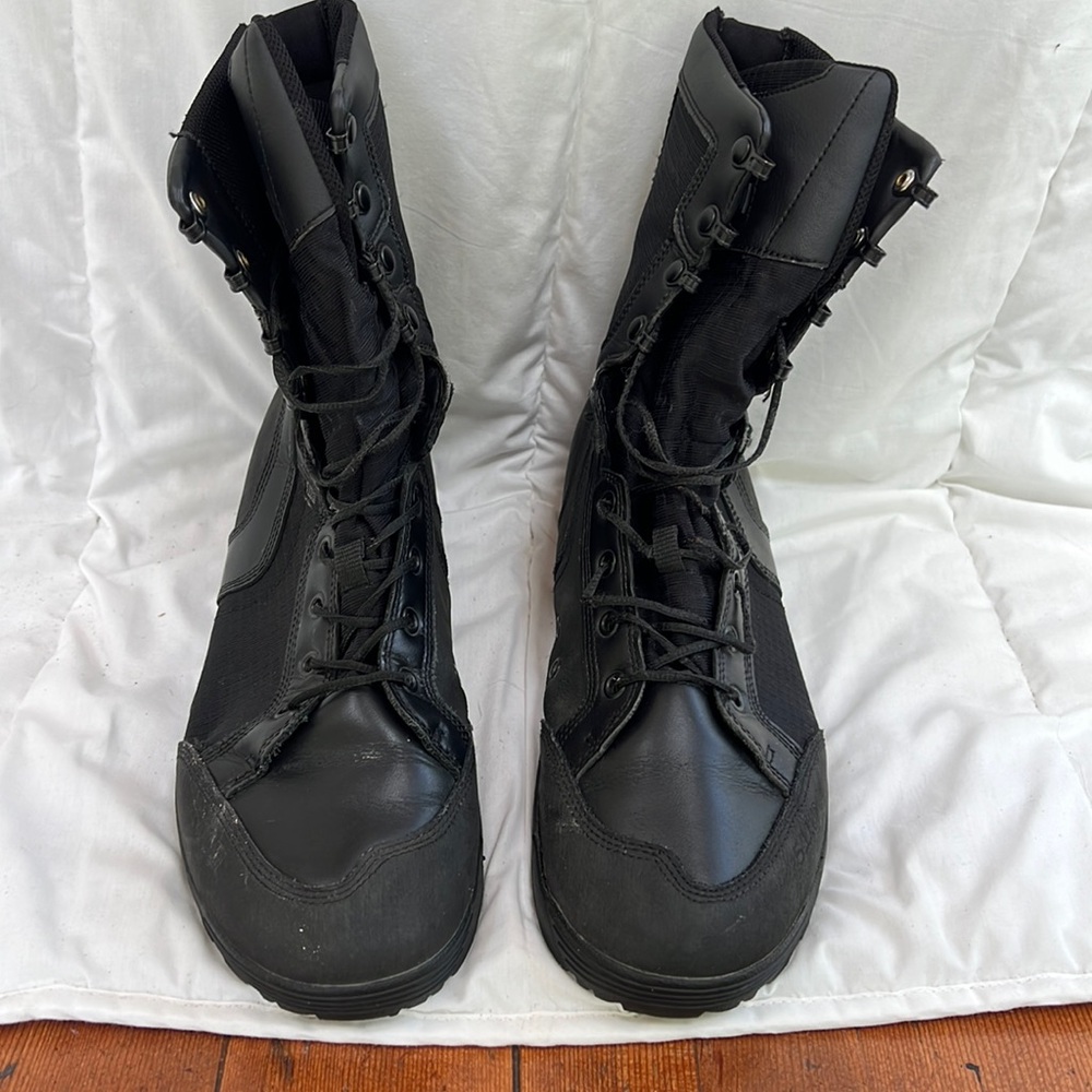 The 5.11 RECON® Urban Boot Size‎ 12 *** read description
